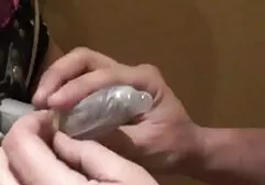 Due modello procace video pormo amatoriale in uniforme schiacciare i loro seni con entrambe le mani