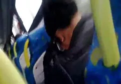 Il modello di togliere video hd amatoriali il corsetto e mostra la mungitura grande