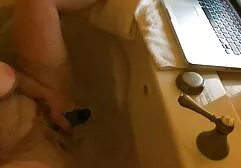 Giovane ragazza con benda scopata con il suo amante film xxx amatoriali sul letto.