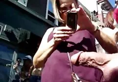 Il fotografo ha messo la mano nella video amatoriali xx vagina di una modella durante un servizio fotografico