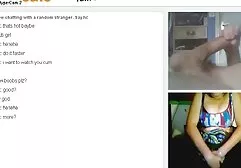 Massaggiatore in accappatoi amatoriale video porn oliatura corpo elastico di una giovane donna