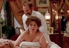 Hot MILF In Gonna di amatorial sex video pelle accarezzando il culo succosa attraverso collant di nylon