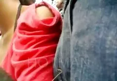 Uomo frangia latina procace in il inguine in il pose di un video amatoriali xxx horsewoman