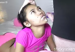 Ragazzo cazzo giocatori dai Capelli rossi con il cancro davanti alla TV video amatoriali xxxx