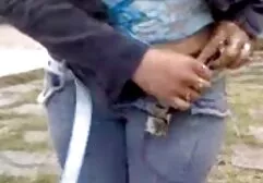 Uomo ricco che sbattere anale Kat Dior con calze strappato nel amatorial porn tube sedile e va in bocca