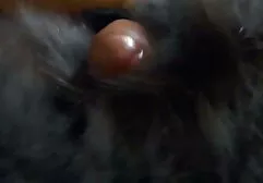 Due lesbiche adorabile coccolarsi con un amatorialixxx giocattolo del sesso davanti a webcam