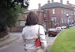 Una ragazza xxx incesti amatoriali in una vista camicetta traslucida che mostra il culo di un uomo elastico e dargli i punti