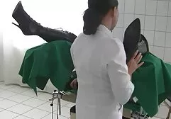 Gli studenti organizzano un'orgia in un xxx gratis amatoriali appartamento in affitto