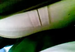 Bruna piena di dildo in porn video amatoriali piscina.