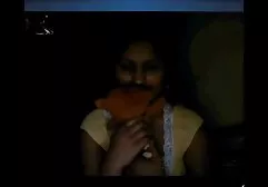MILF in lingerie rossa concavo xxx incesti amatoriali dildo davanti a webcam